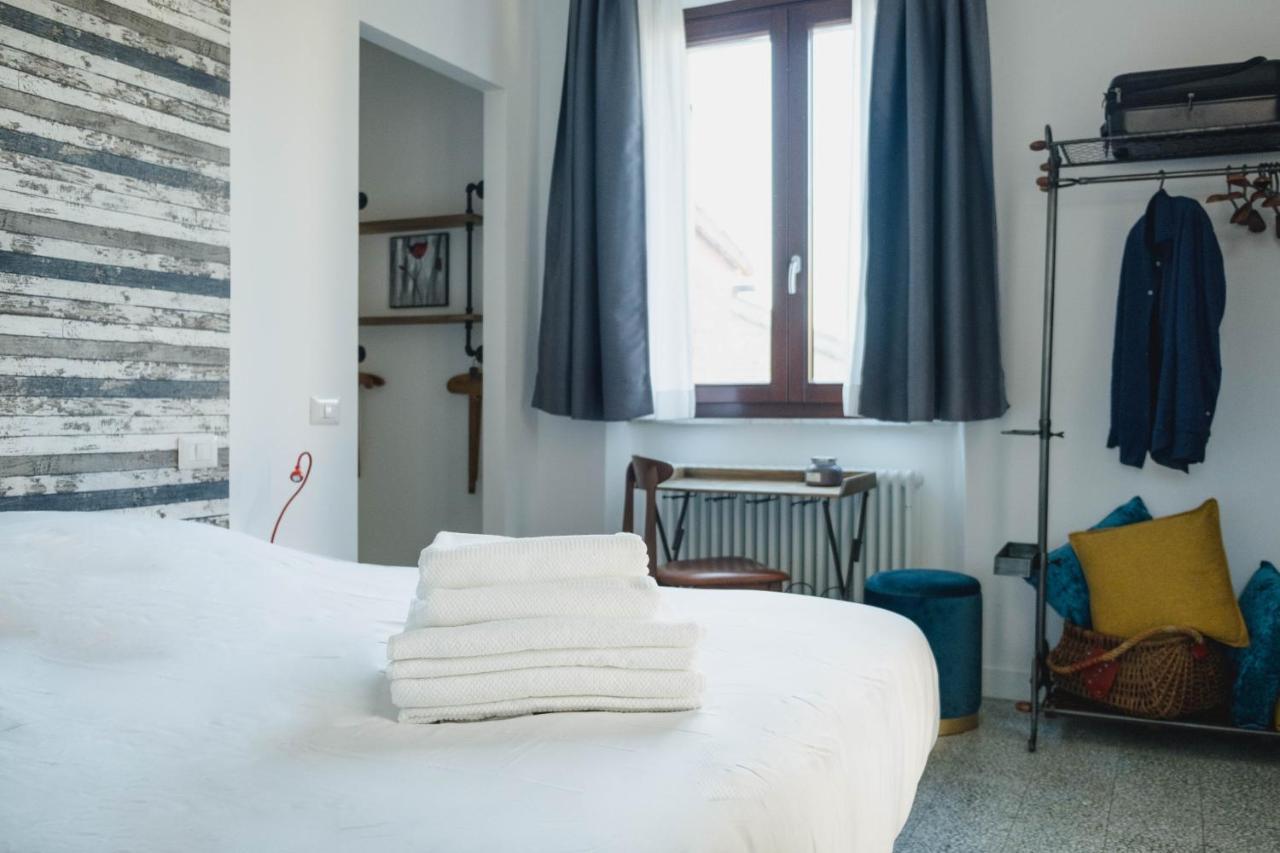 Terrazza Sull'Infinito Bed & Breakfast เรกานาติ ภายนอก รูปภาพ